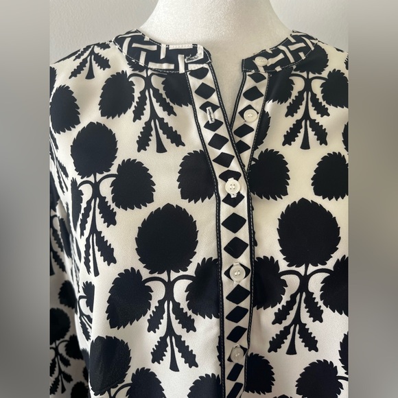 Long Talbots Black and White Graphic Blouse Medium Petite - Picture 2 of 6